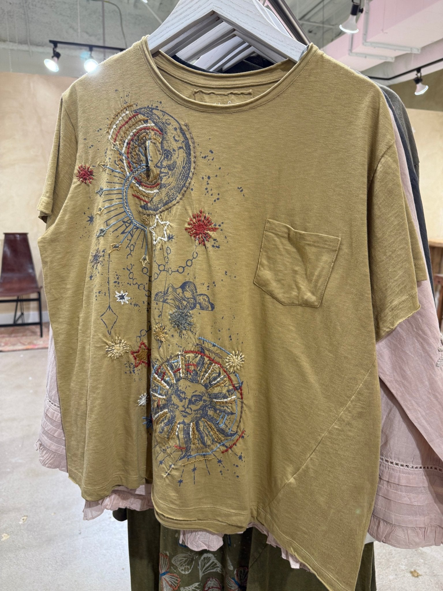 Bindi - Celestrial Embroidery T-Shirt - Vintage Vault Boutique