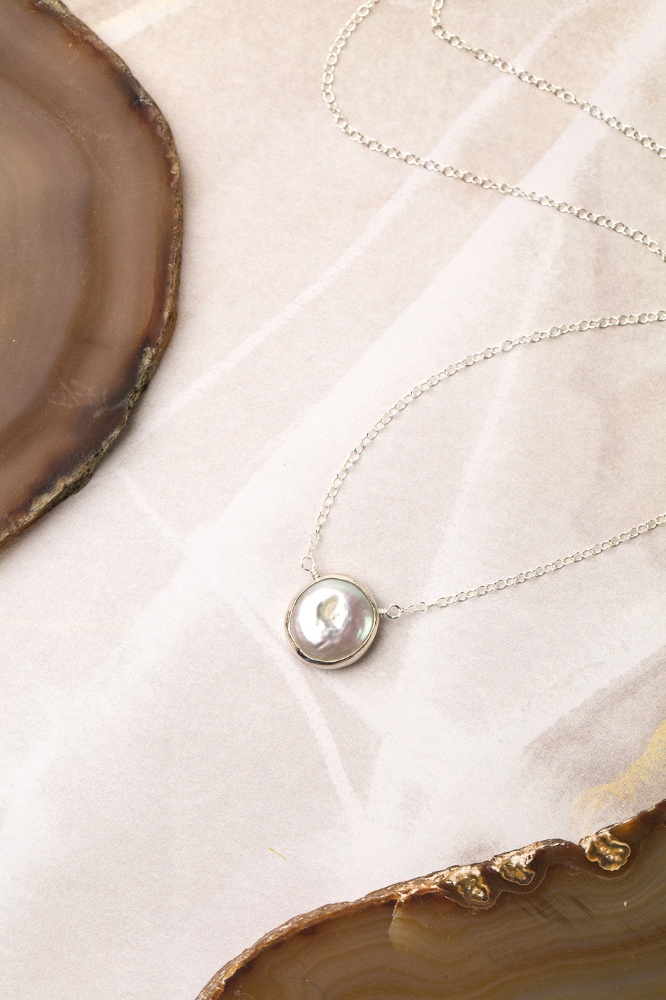 Favorites 16-18&quot; Silver Pearl Bezel Simple Necklace