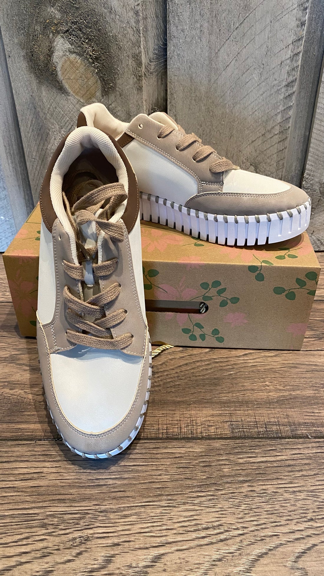 Tulip 4092 Tennis Shoe Sz 39 41