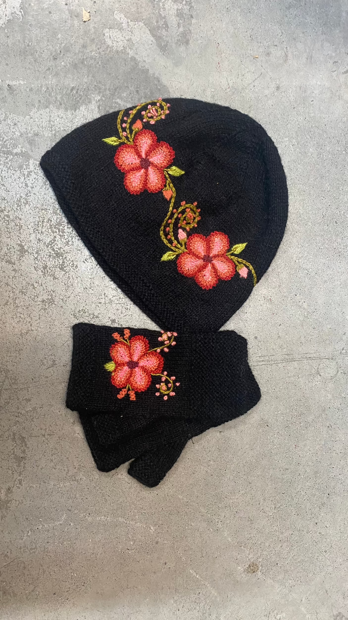 Bennie Hat with Hand Woven Flowers