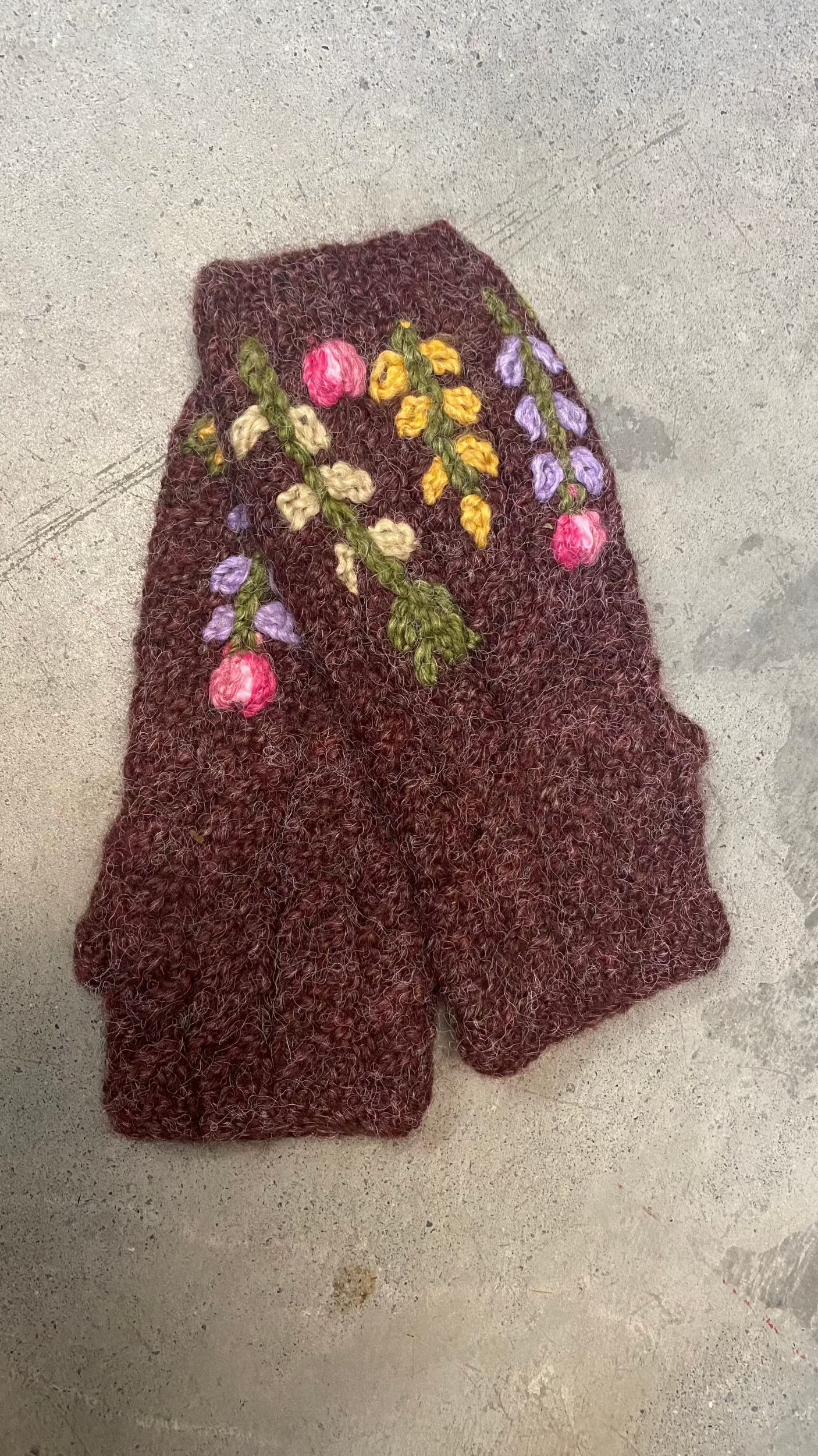 Embroidery Flower Cut Off Mittens