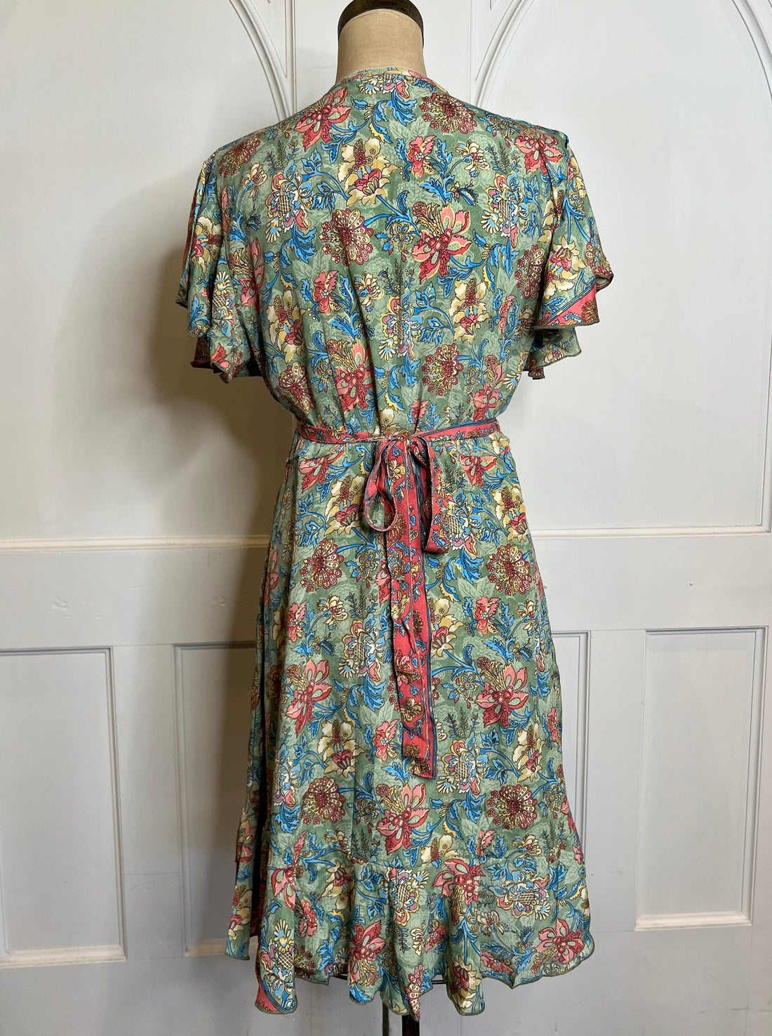 Cienna Vea Short Wrap Dress L