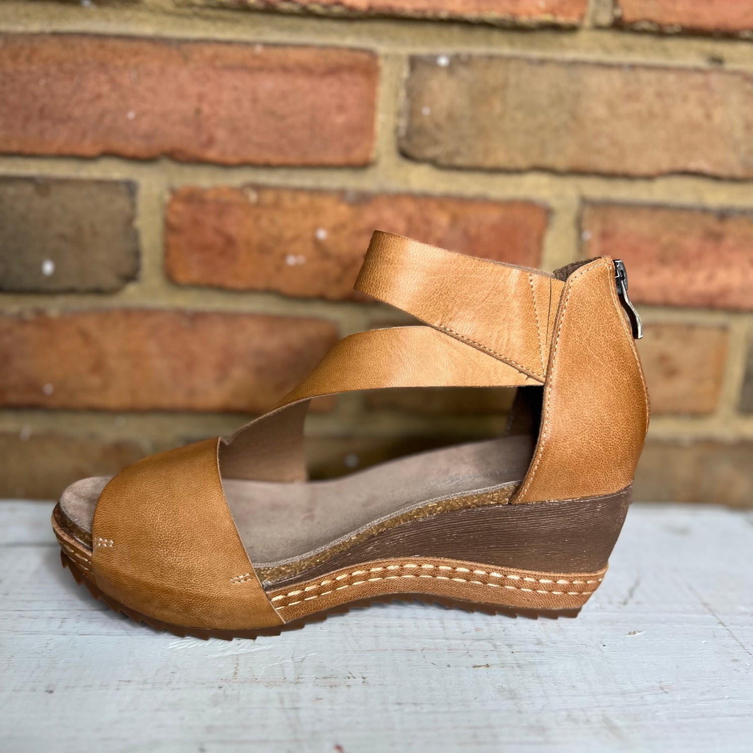 Davi Wedge Sandal