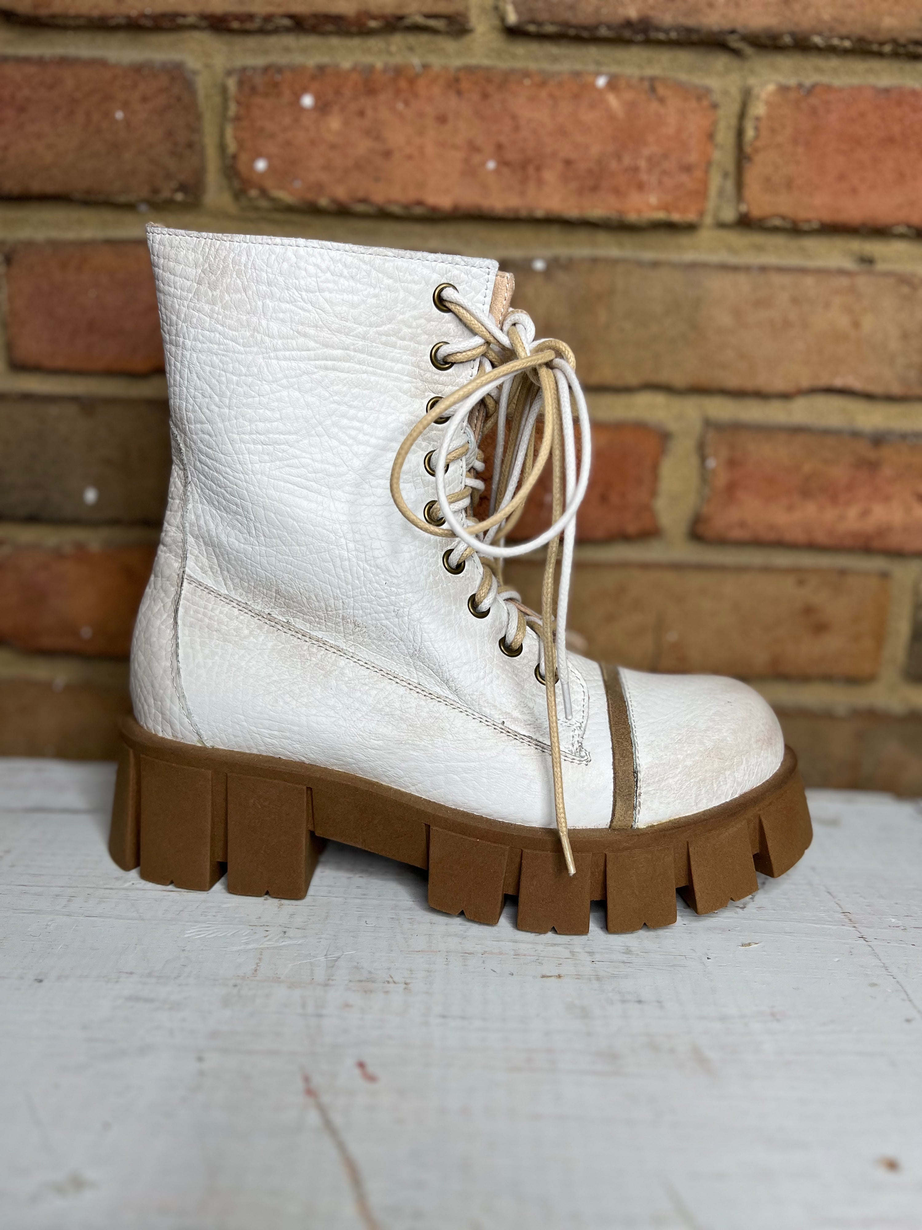 Rolly Boot Sz 7