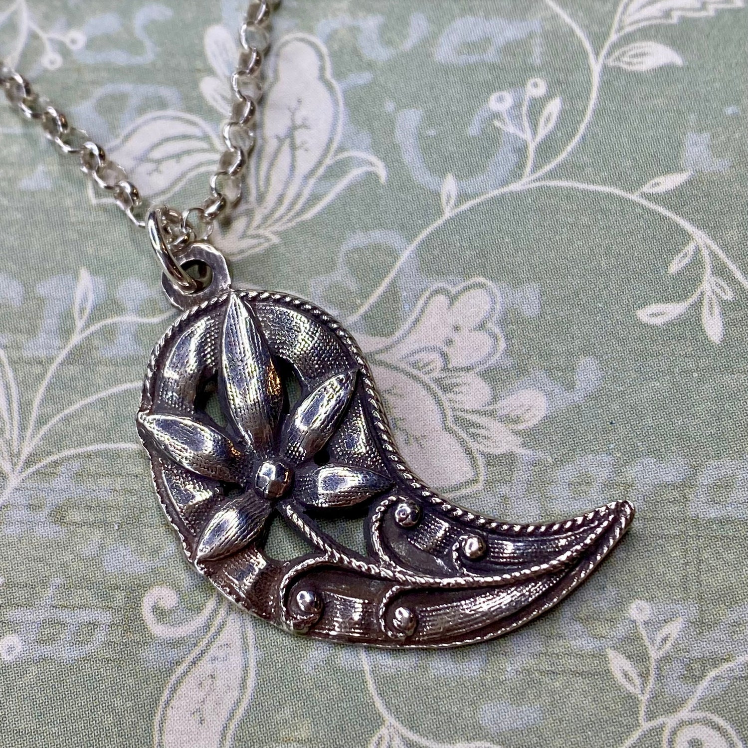 Silver Swirl with Flower Necklace