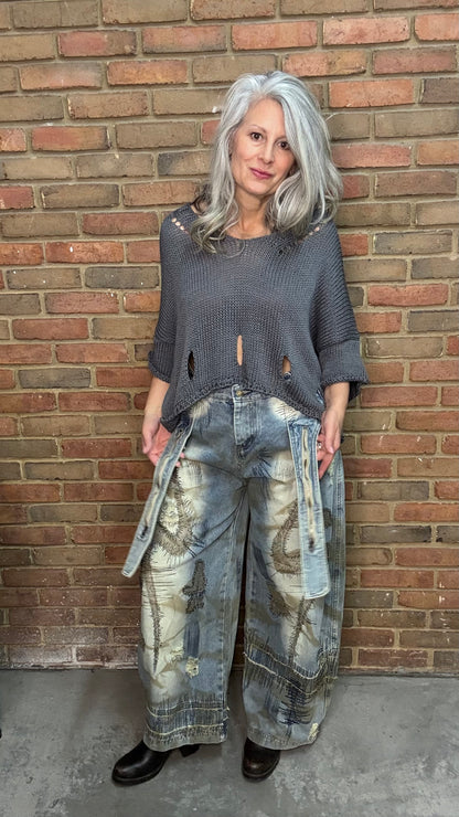 Distressed Denim Zipper Detail Jeans
