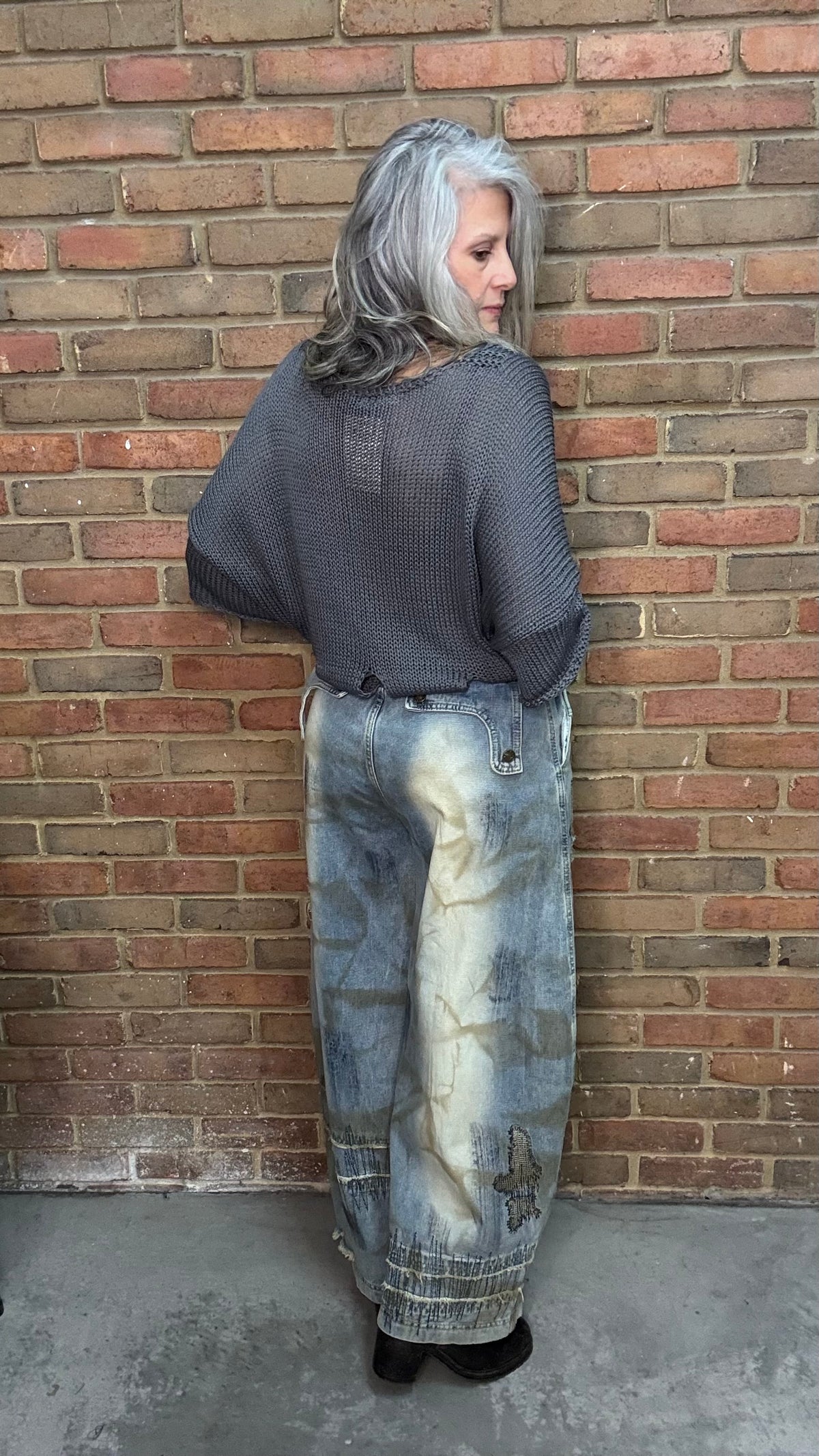 Distressed Denim Zipper Detail Jeans