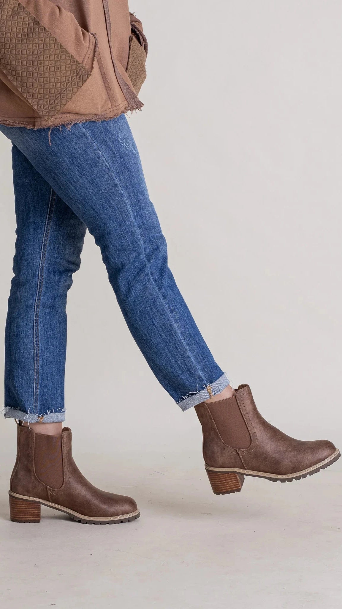 Doohickey Boots Taupe Size 6 - Vintage Vault Boutique
