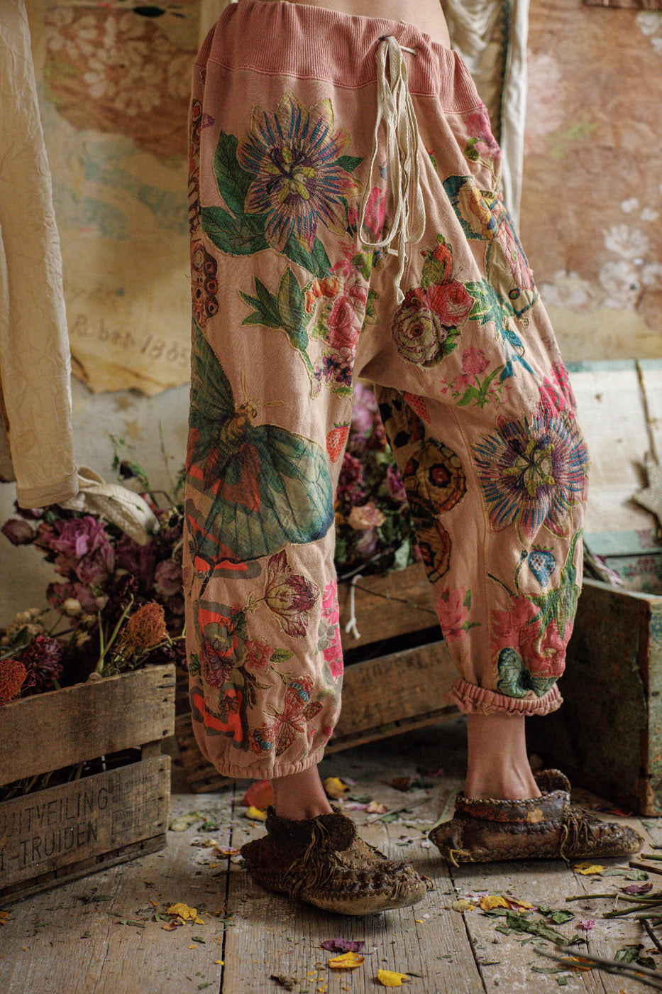 Pant 913 Applique La Jolla Joggers  Sunfaded Acai