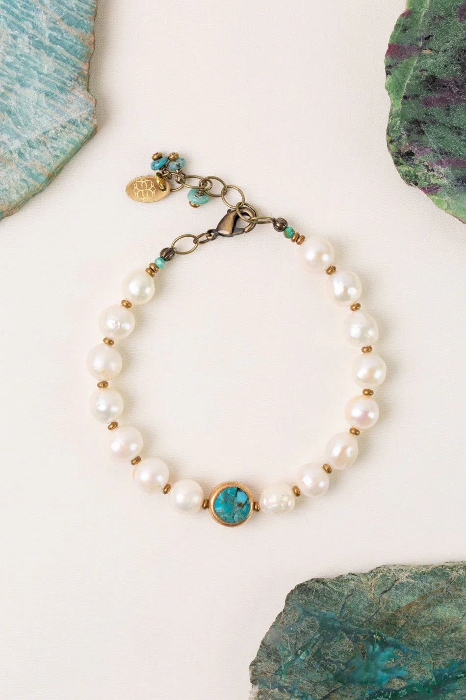 Transcend Pearl Bezel Bracelet B010
