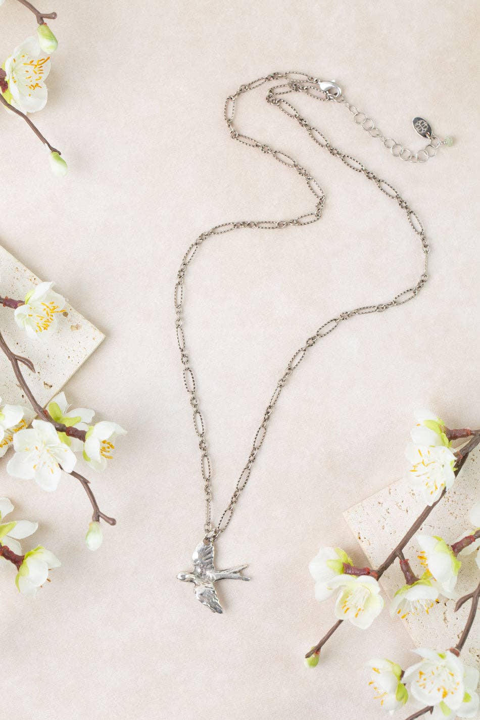 Mint Julep Silver Bird Simple Necklace N050 - Vintage Vault Boutique