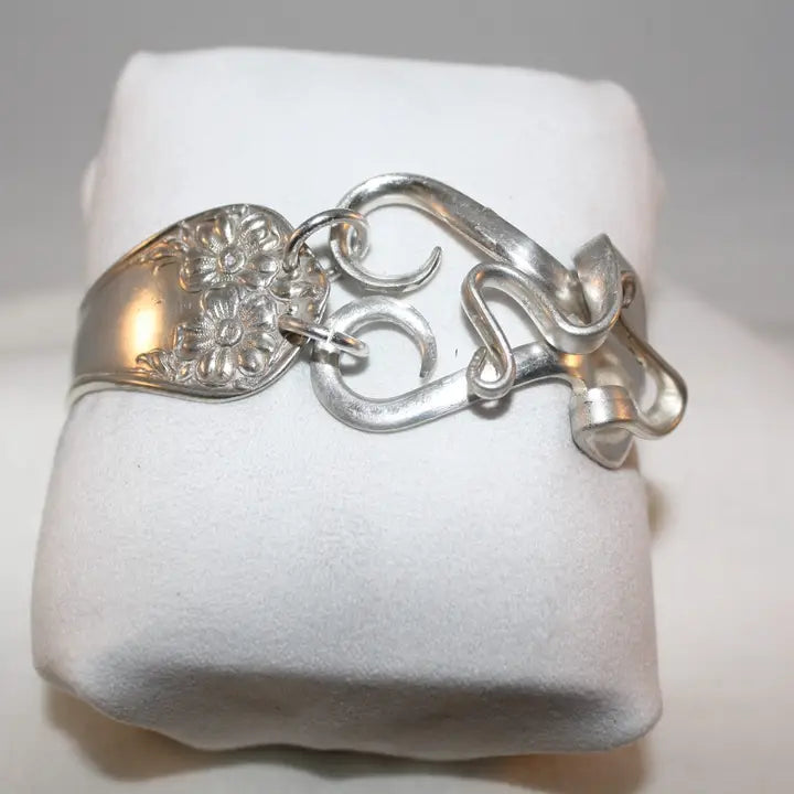 Artistic Heart Bracelet