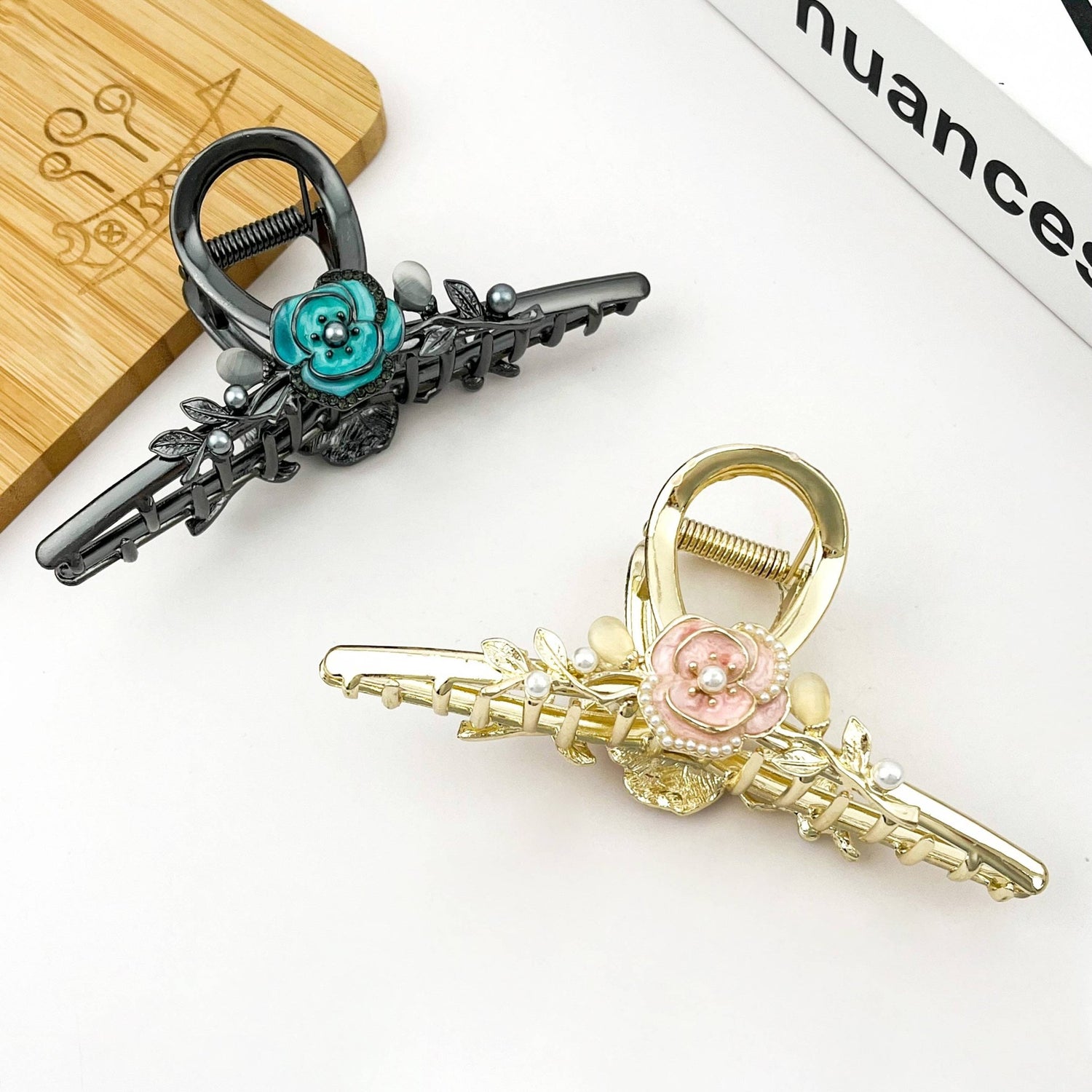Black Pearl Flower Metal Claw Clip - Vintage Vault Boutique