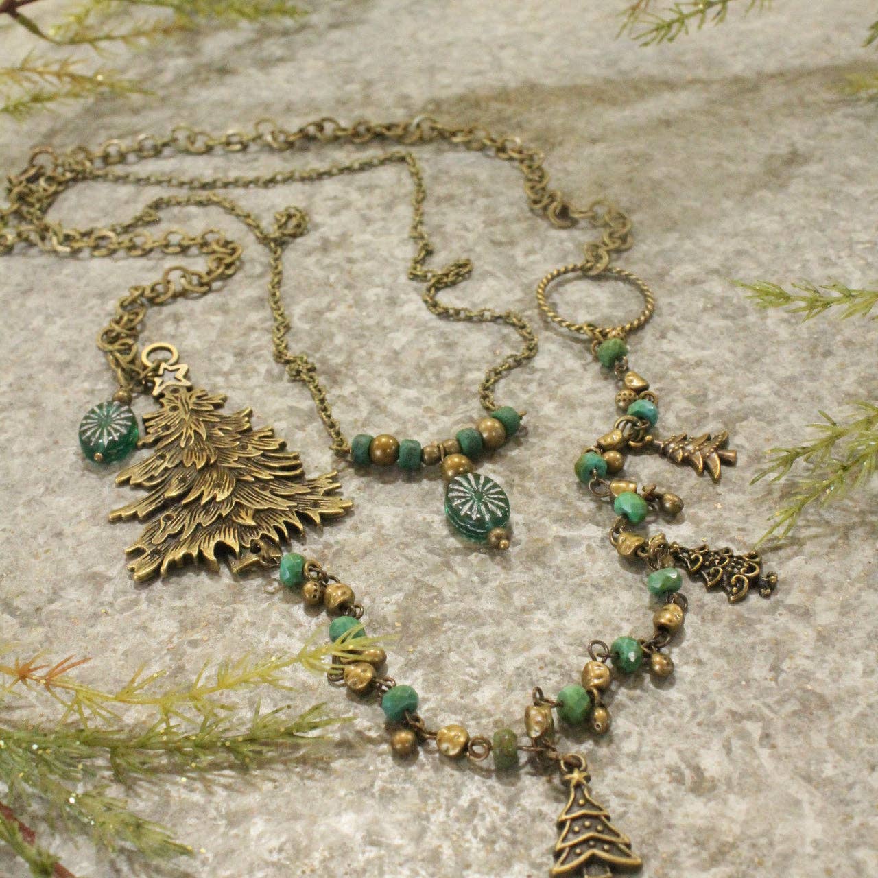 In The Evergreen Forest W/Czech Stone Pendant Necklace Set