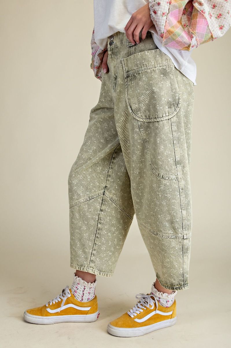 Floral Printed Barrel Pants