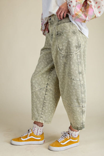 Floral Printed Barrel Pants