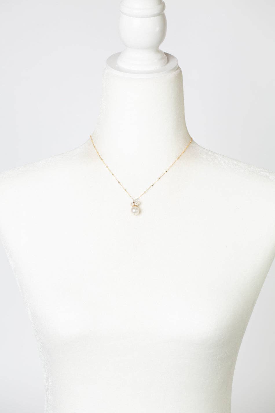 Serenity Freshwater Pearl Simple Necklace 071N - Vintage Vault Boutique
