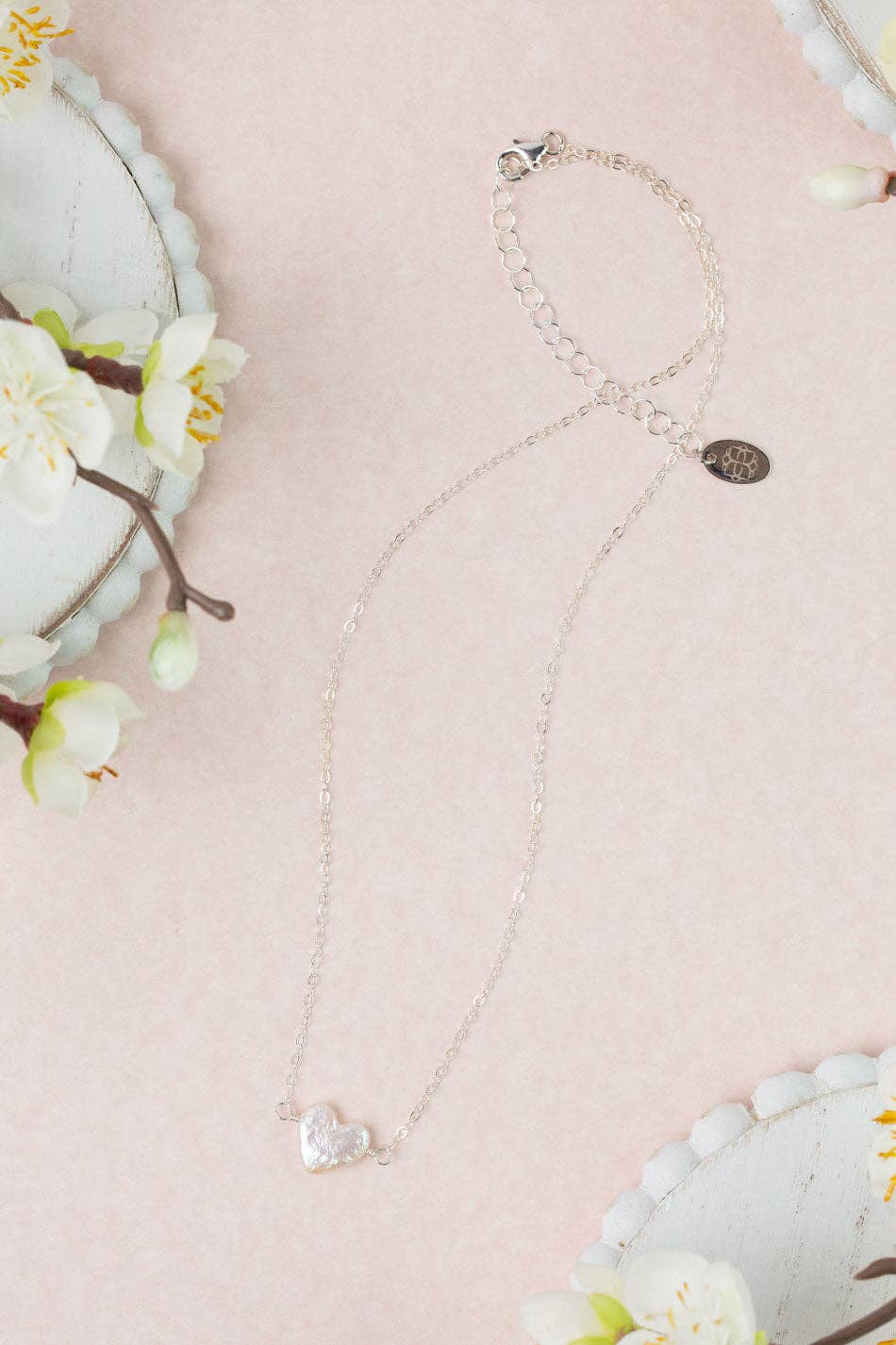 Bold Heart 15-17" Freshwater Pearl Simple Necklace