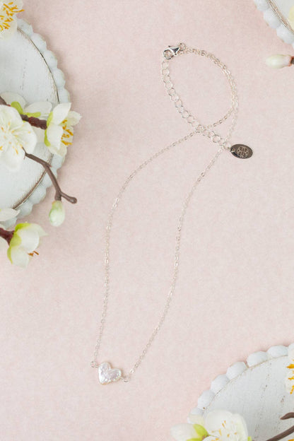 Bold Heart 15-17" Freshwater Pearl Simple Necklace