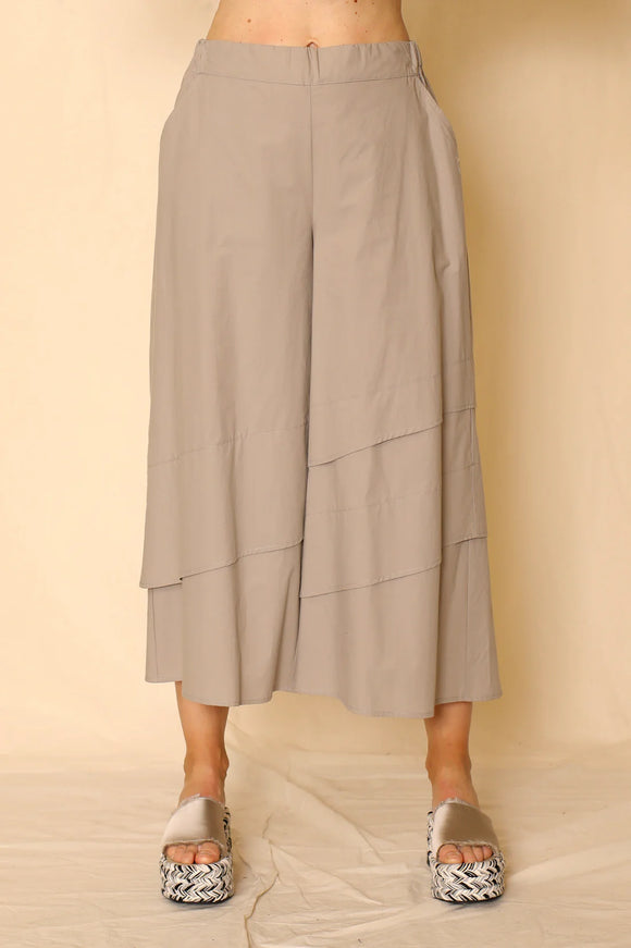 Front view of Maddy Pant on a model.